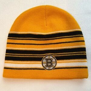 OLD TIME HOCKEY Boston Bruins Licensed Hockey Beanie Toboggan Cap Hat NHL OS